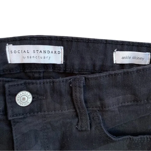 Social Standard by Sanctuary Women’s black camo ankle skinny jeans, Sz 4 - Picture 8 of 13
